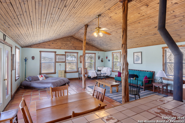 1848521 Property Photo 13