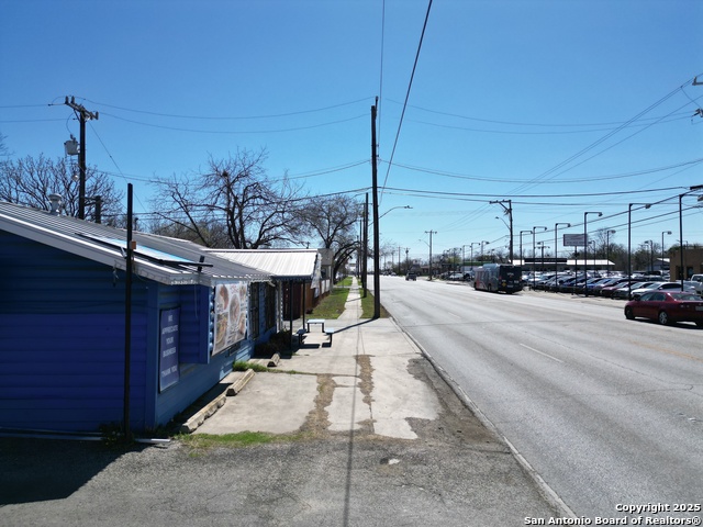 298 El Monte Property Photo 2