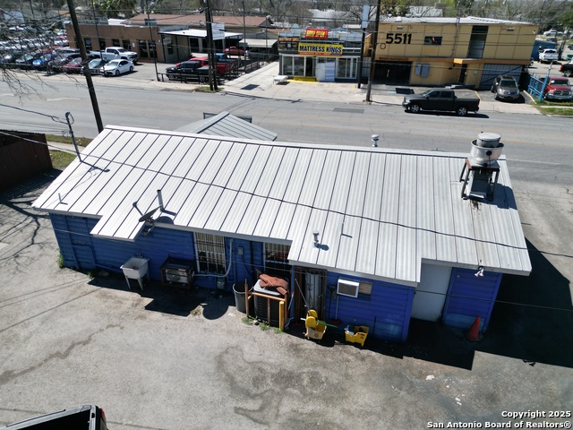 298 El Monte Property Photo 4