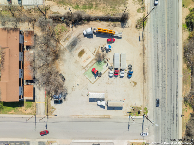 7118 S New Braunfels Ave Property Photo 3