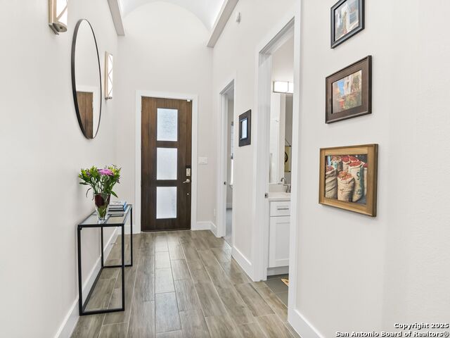 11158 Vance Jackson Property Photo 4