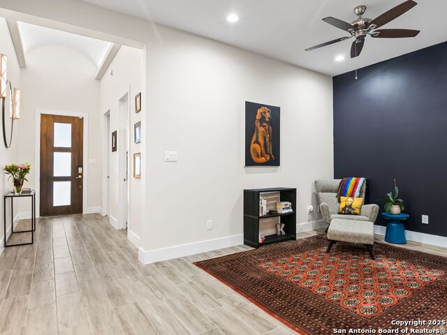 11158 Vance Jackson Property Photo 7