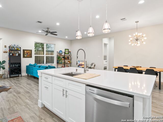 11158 Vance Jackson Property Photo 17