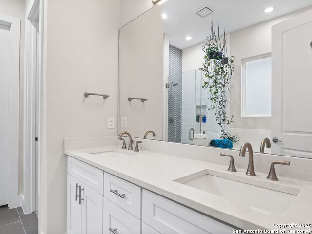 11158 Vance Jackson Property Photo 24