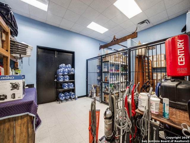 10835 Gulfdale St Property Photo 12