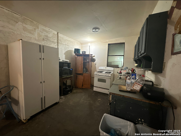 5310 S Flores Property Photo 6