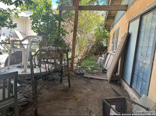 5310 S Flores Property Photo 10