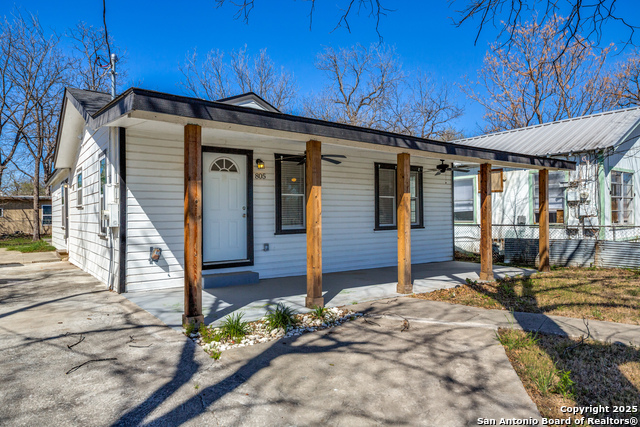 805 Theo Pkwy Property Photo