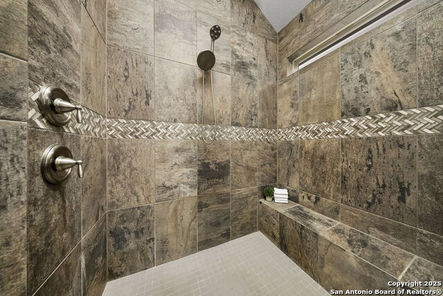 2107 Silent Fox Property Photo 25