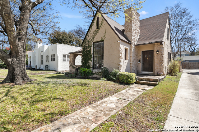214 W Rosewood Property Photo