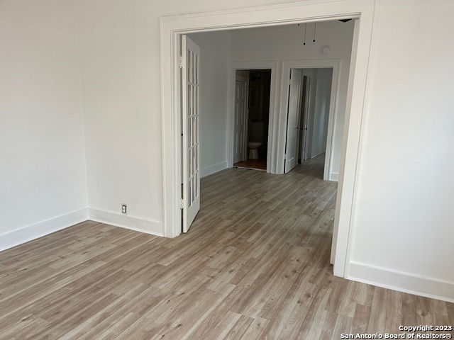 1623 N Interstate 35 Property Photo 4