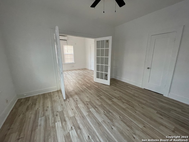 1623 N Interstate 35 Property Photo 5