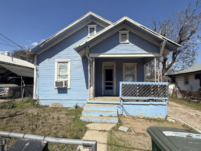 213 W Baylor Property Photo