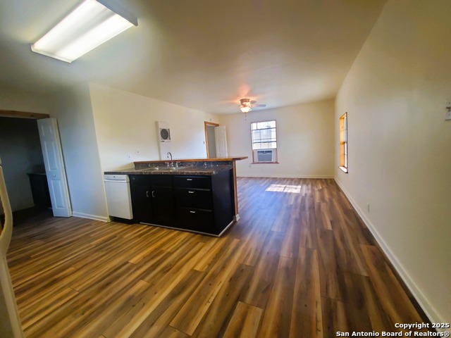 8235 E Loop 1604 Property Photo 5