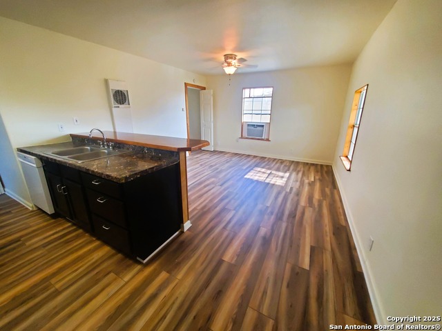 8235 E Loop 1604 Property Photo 6
