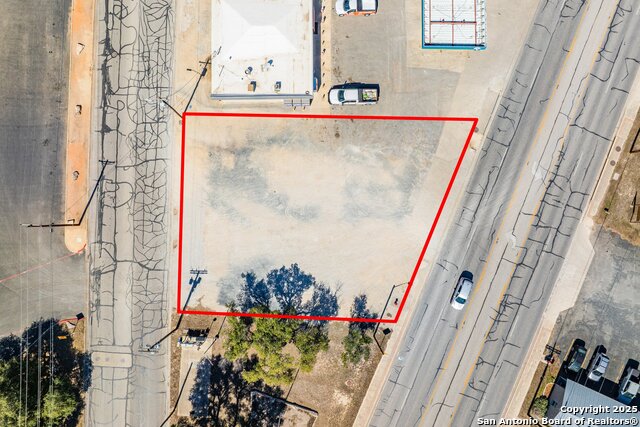 1812 Water St E Property Photo 3