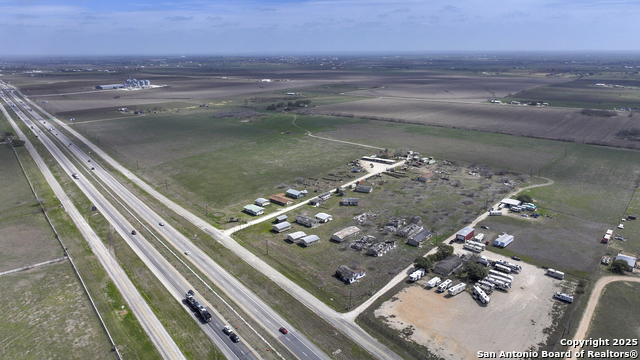 8205 W Interstate 10 Property Photo 1