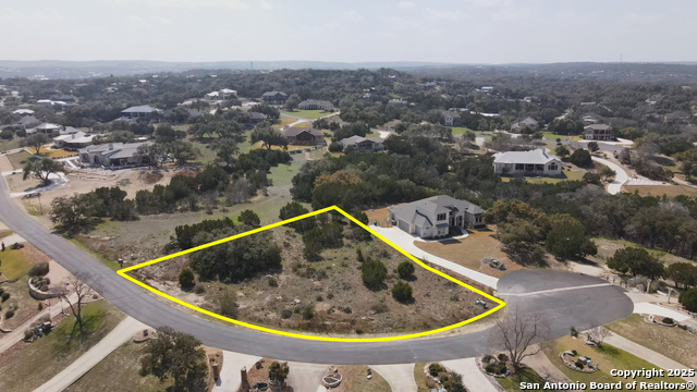 555 Oak Shores Dr Property Photo 5