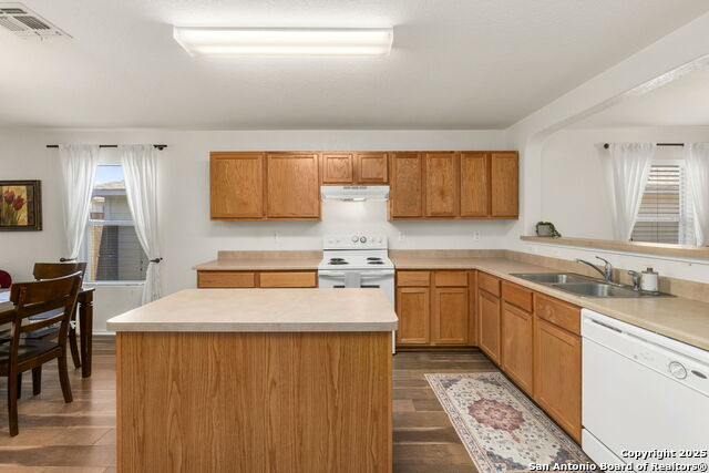 711 Silverado Way Property Photo 6