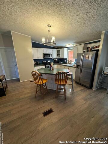606 N Main Property Photo 5
