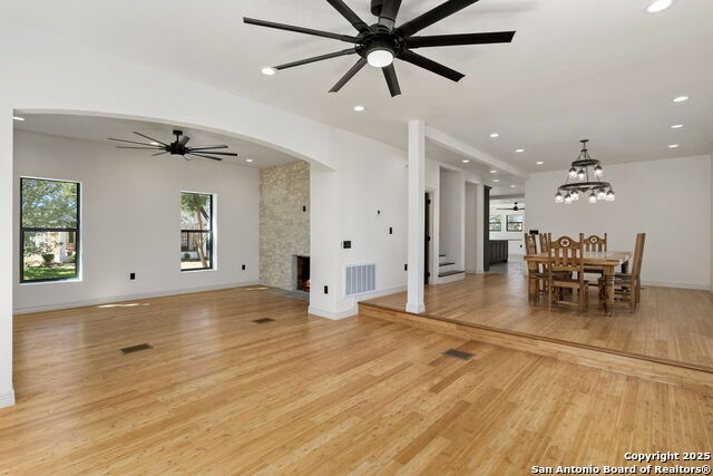201 Cloverleaf Ave Property Photo 10