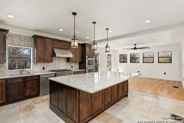 201 Cloverleaf Ave Property Photo 13