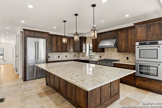 201 Cloverleaf Ave Property Photo 14