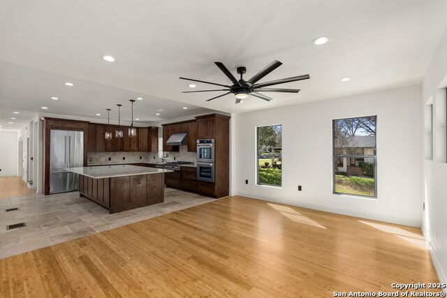 201 Cloverleaf Ave Property Photo 18