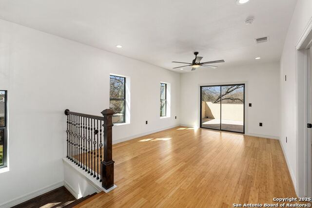 201 Cloverleaf Ave Property Photo 24