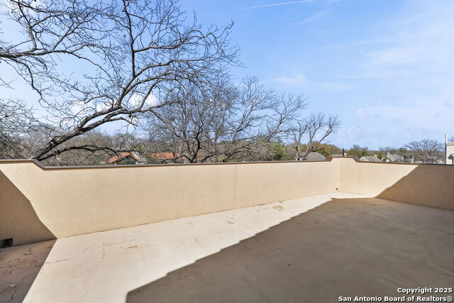 201 Cloverleaf Ave Property Photo 26