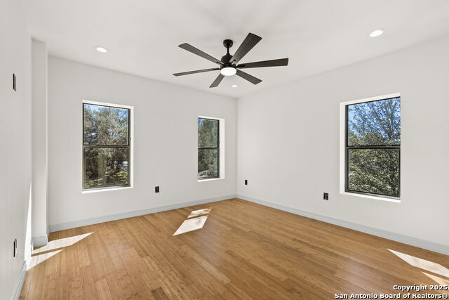 201 Cloverleaf Ave Property Photo 32
