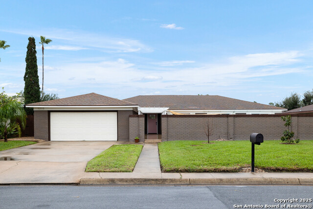 1215 Bluebonnet Dr Property Photo