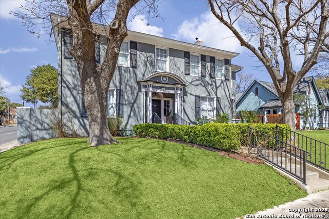 343 W Gramercy Pl Property Photo