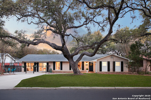 8731 Oak Ledge Property Photo 1