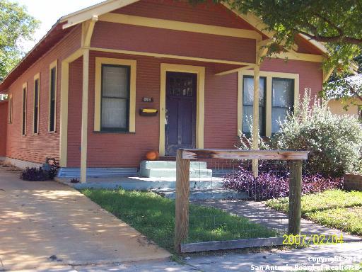 818 E Guenther St Property Photo