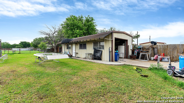 4945 N State Highway 123 Property Photo 2