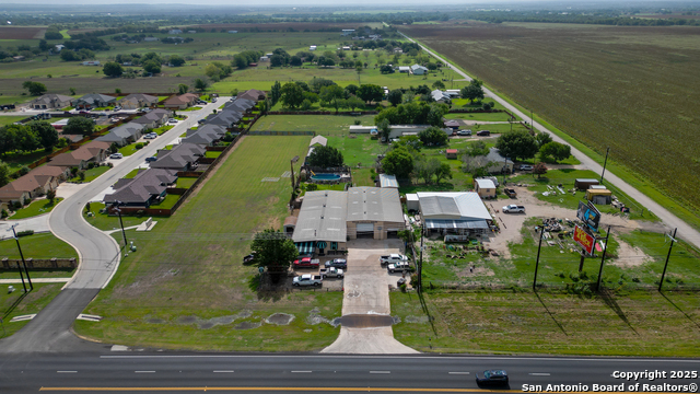 4945 N State Highway 123 Property Photo 32