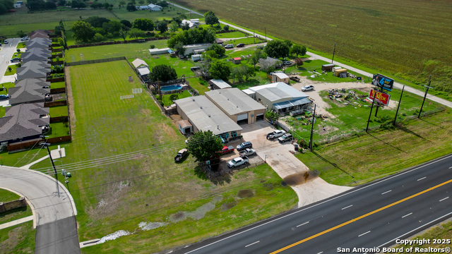 4945 N State Highway 123 Property Photo 34