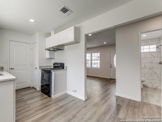 810 Weizmann St Property Photo 1