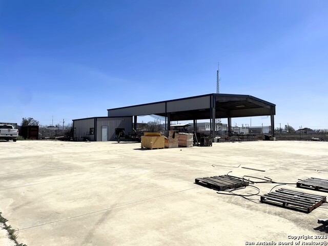 210 N Cherry Property Photo 7