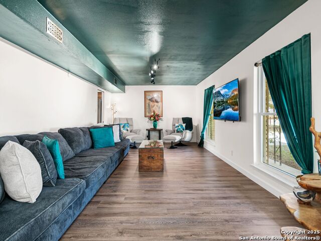 426 De Soto Property Photo 5