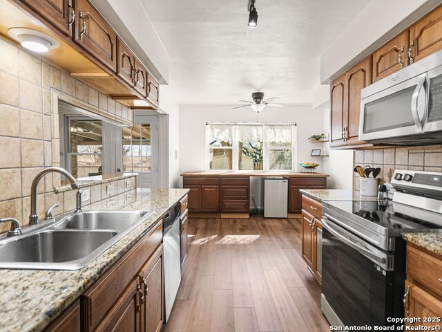 426 De Soto Property Photo 9
