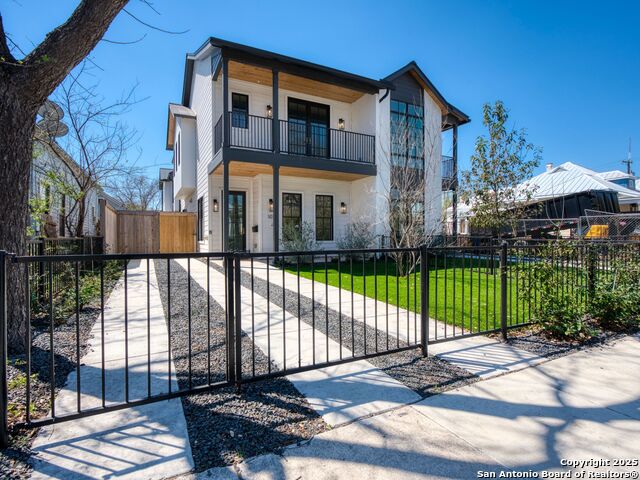310 Lavaca St Property Photo