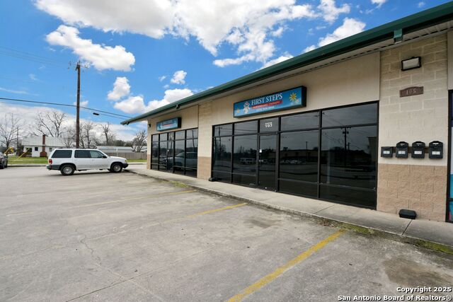 105 S Seguin Property Photo