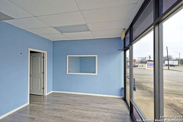 105 S Seguin Property Photo 6