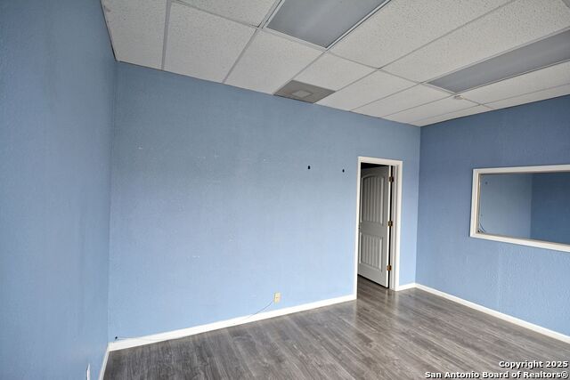 105 S Seguin Property Photo 7