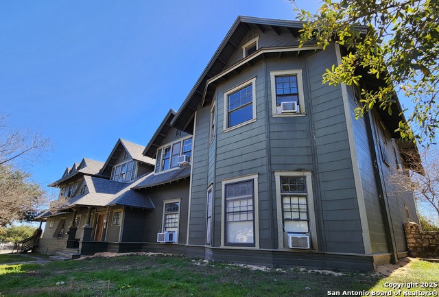 1118 W French Place Property Photo