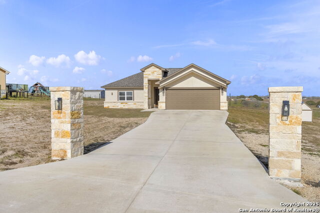 510 Lazy Oak Property Photo 1