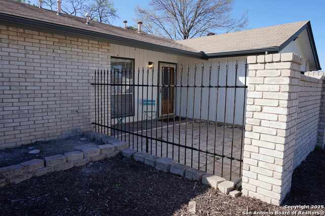 206 206 Whispering Oak Street Property Photo
