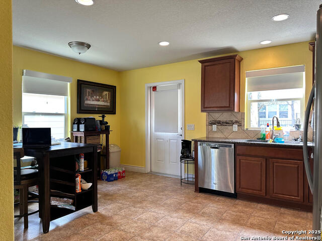 12906 Cedar Fly Property Photo 5